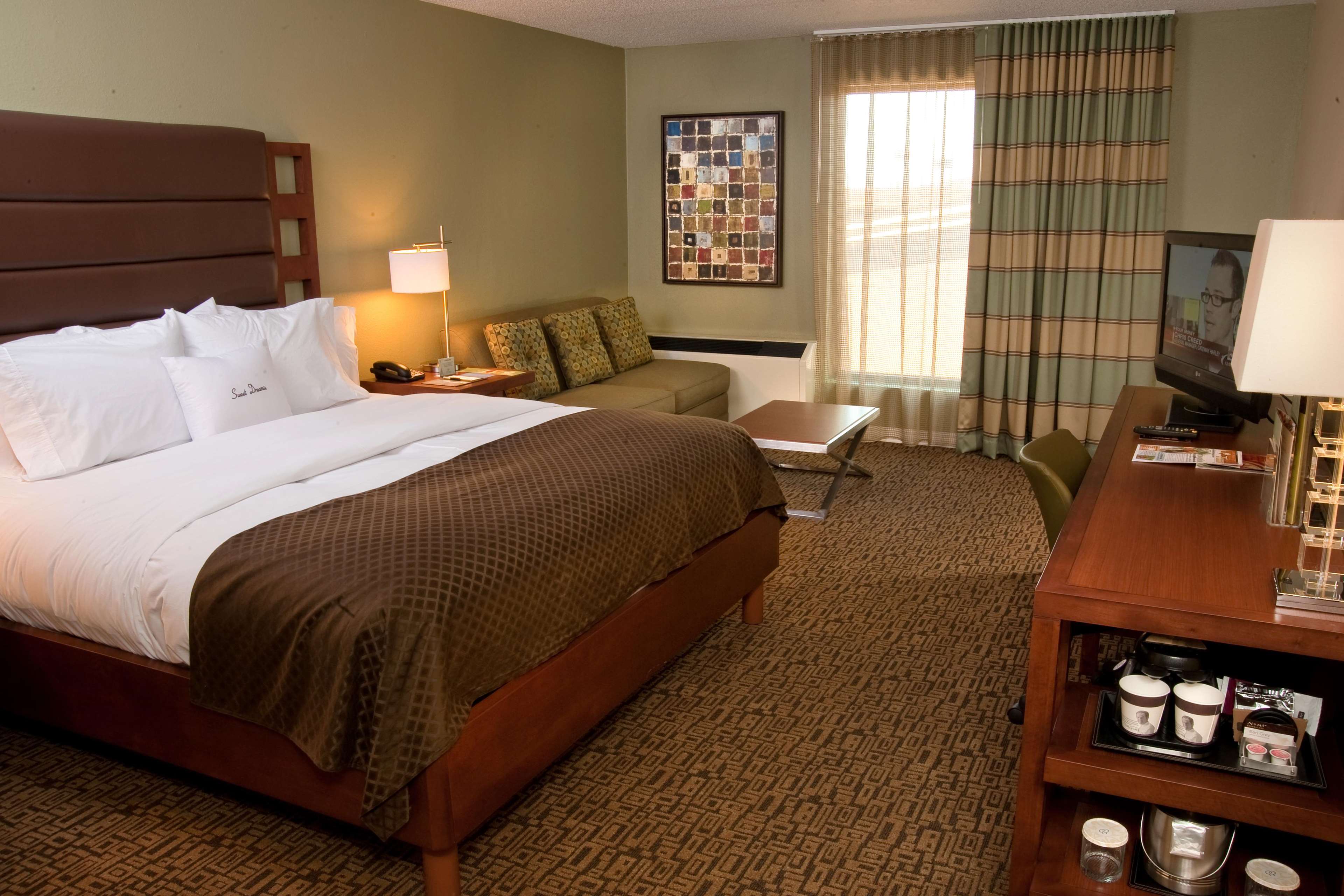 DoubleTree by Hilton Hotel Collinsville - St. Louis Photo