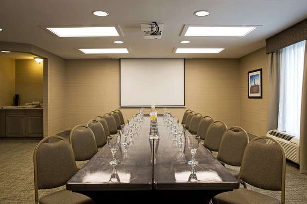 Images Hampton Inn Philadelphia-International Airport