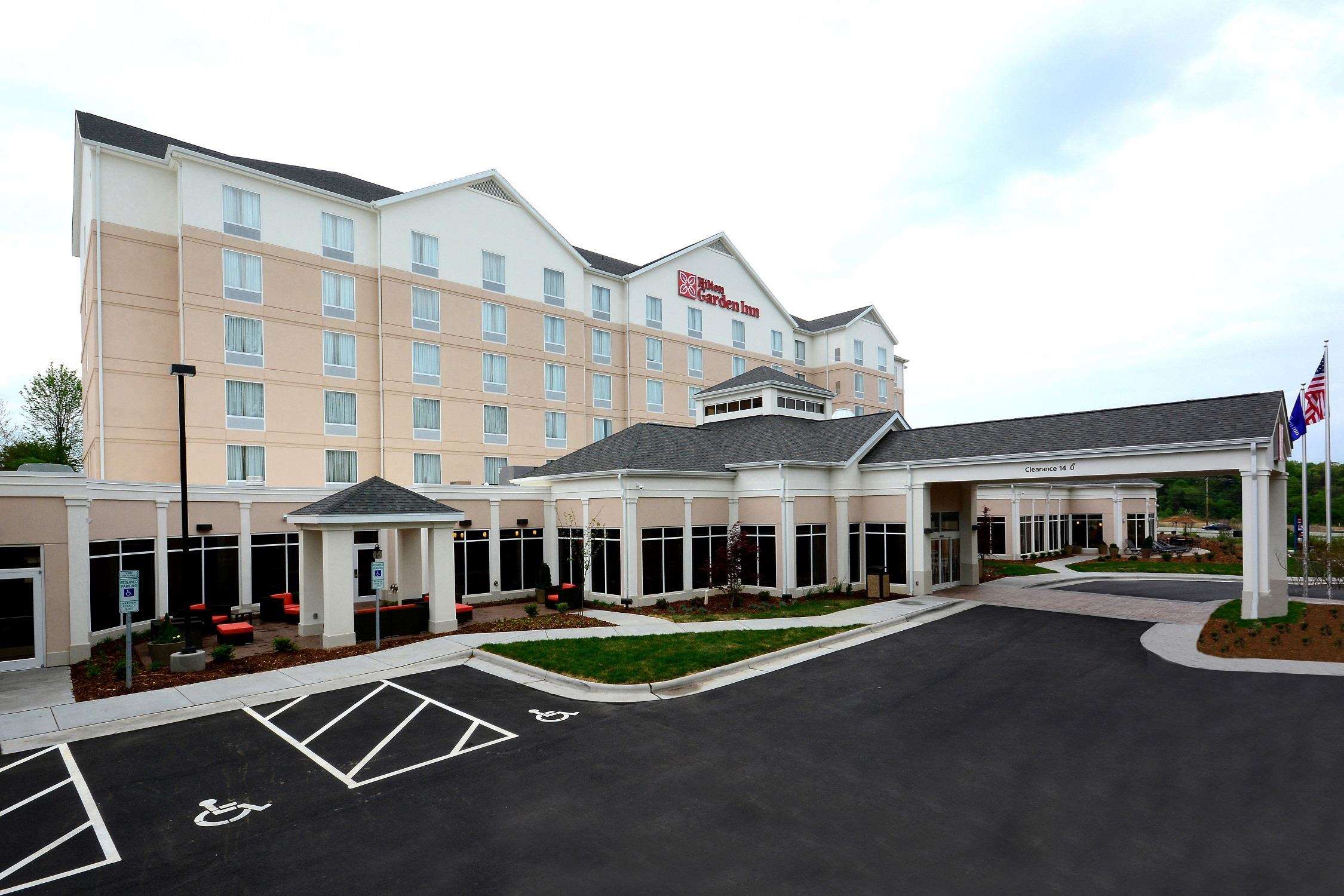 Hilton Garden Inn Greensboro Airport Photo