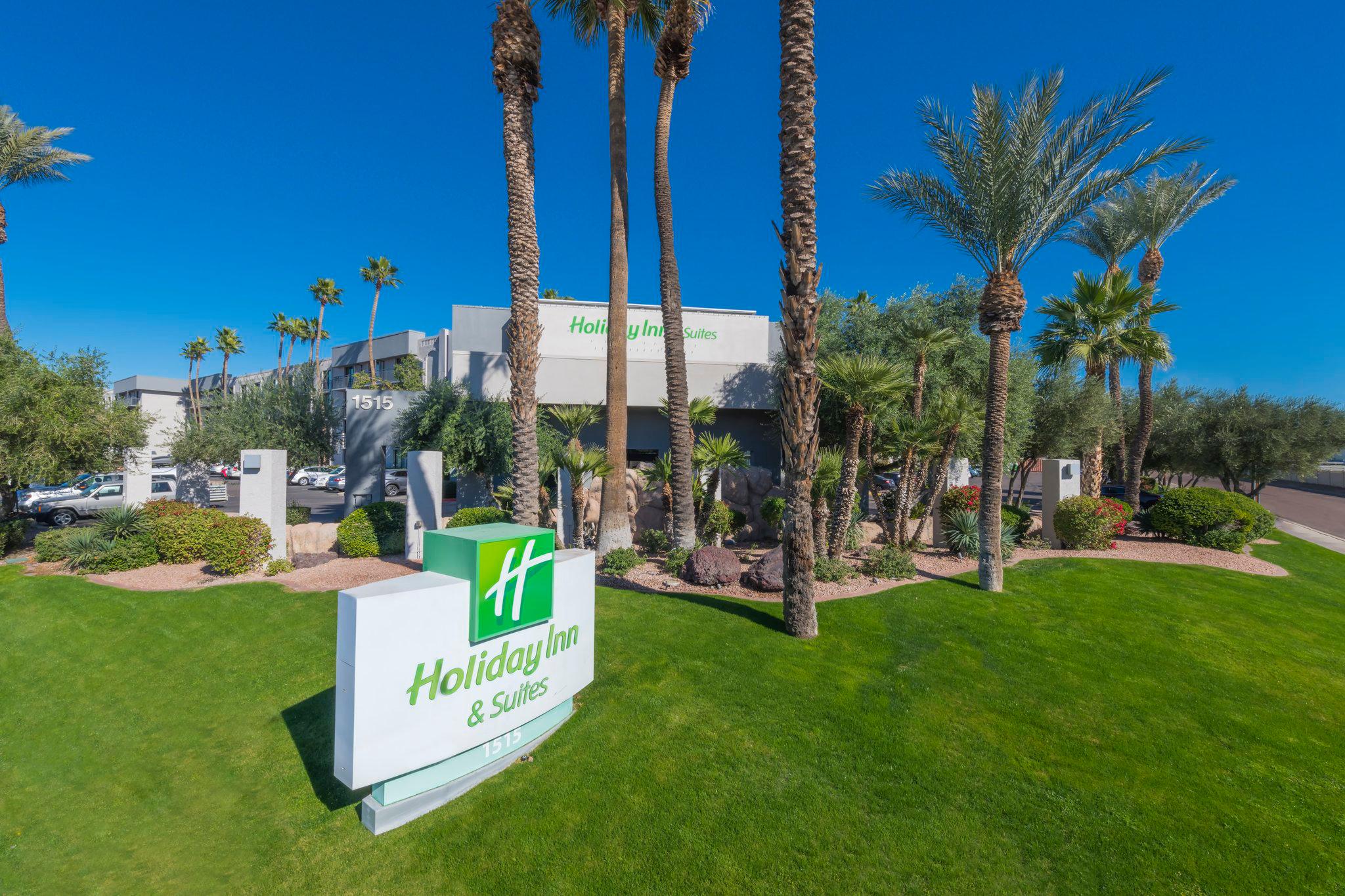 Holiday Inn & Suites Phoenix Airport North Photo