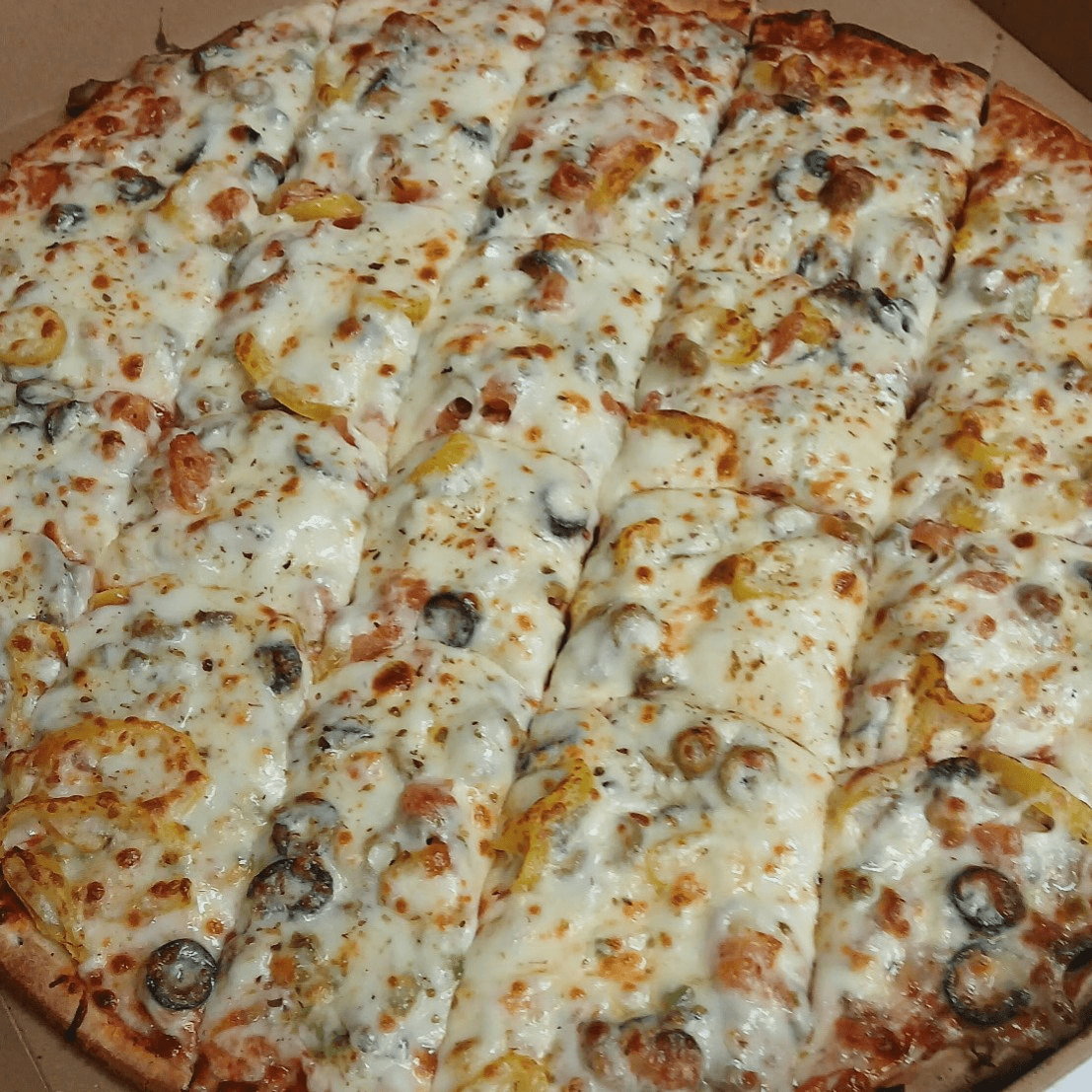 Mother Earth Pizza (Veggie Pizza)