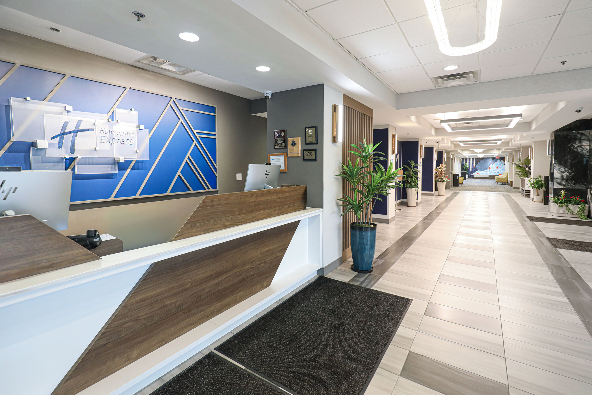 Holiday Inn Express Washington DC SW - Springfield by IHG Image