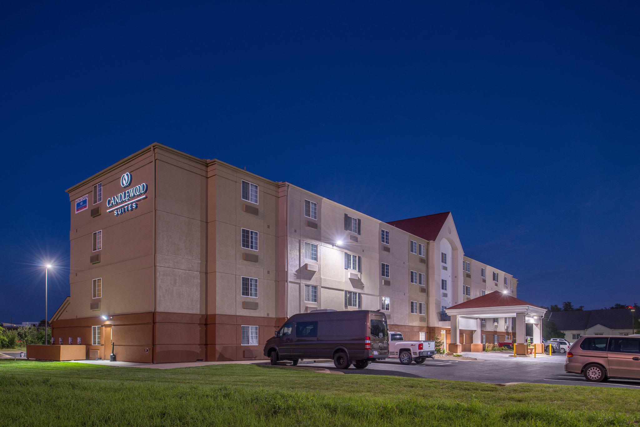 Candlewood Suites Topeka West Photo