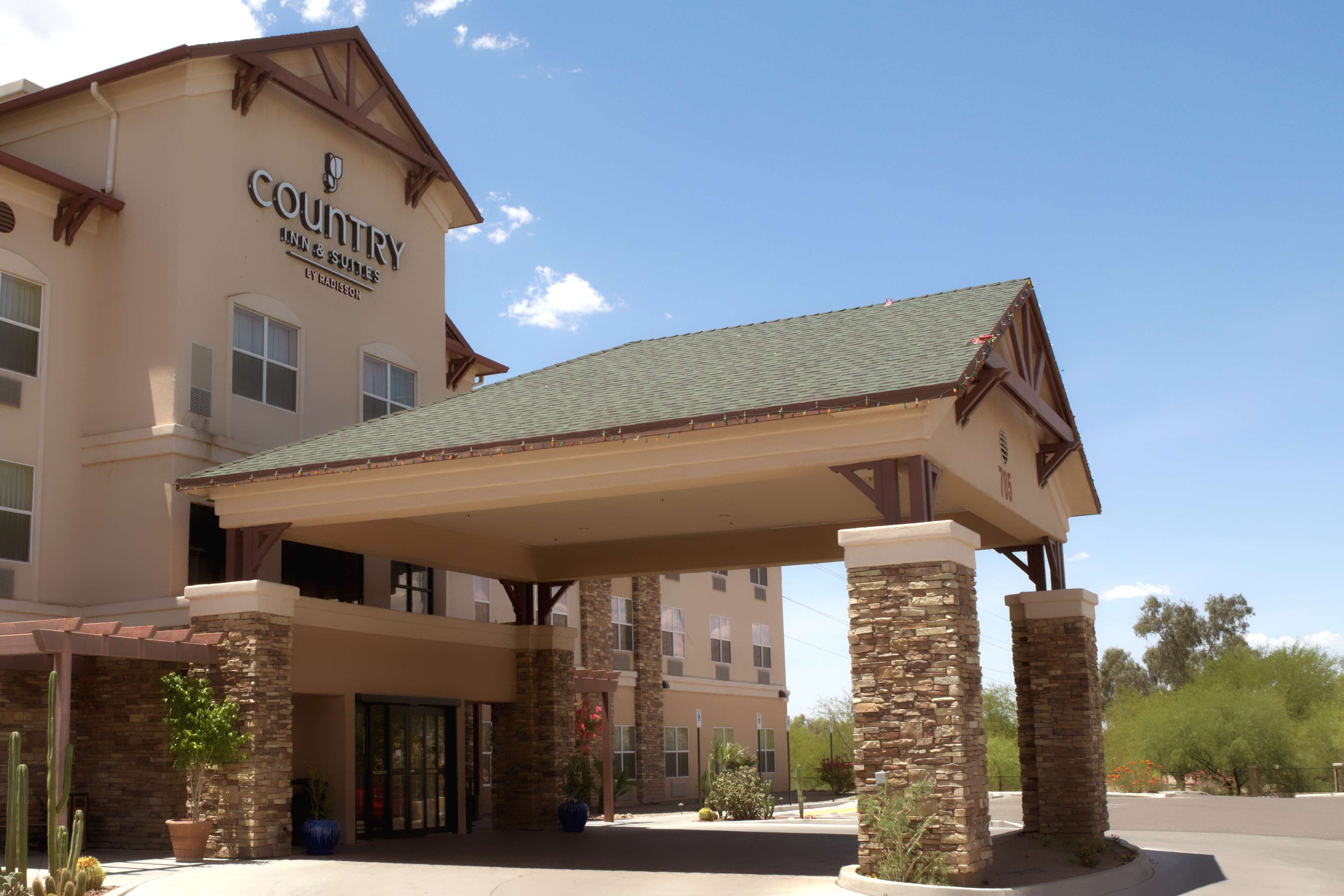 Country Inn & Suites by Radisson, Tucson City Center, AZ Photo