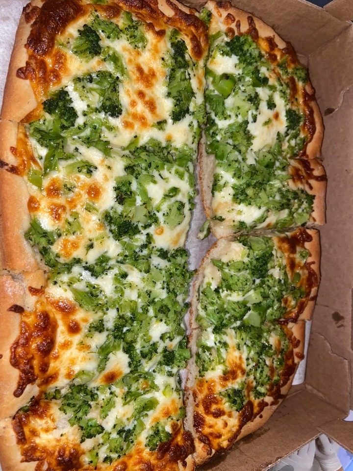 10" SICILIAN BROCCOLI CHICKEN ALFREDO PIZZA