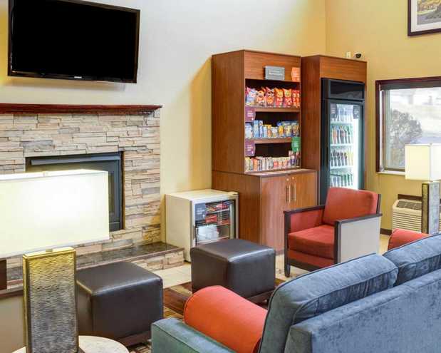 Images Comfort Suites