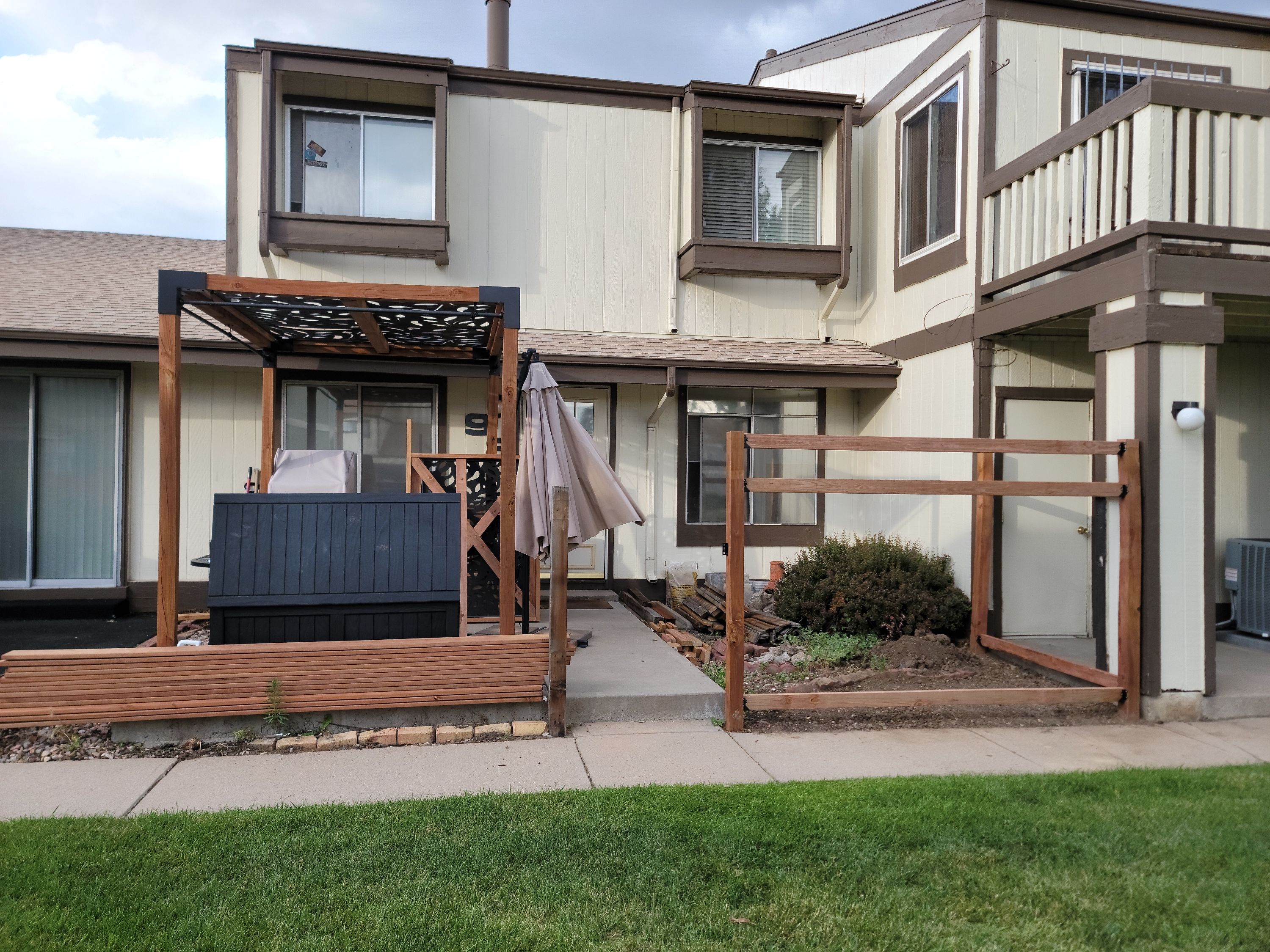 Dark Horse Handyman Image