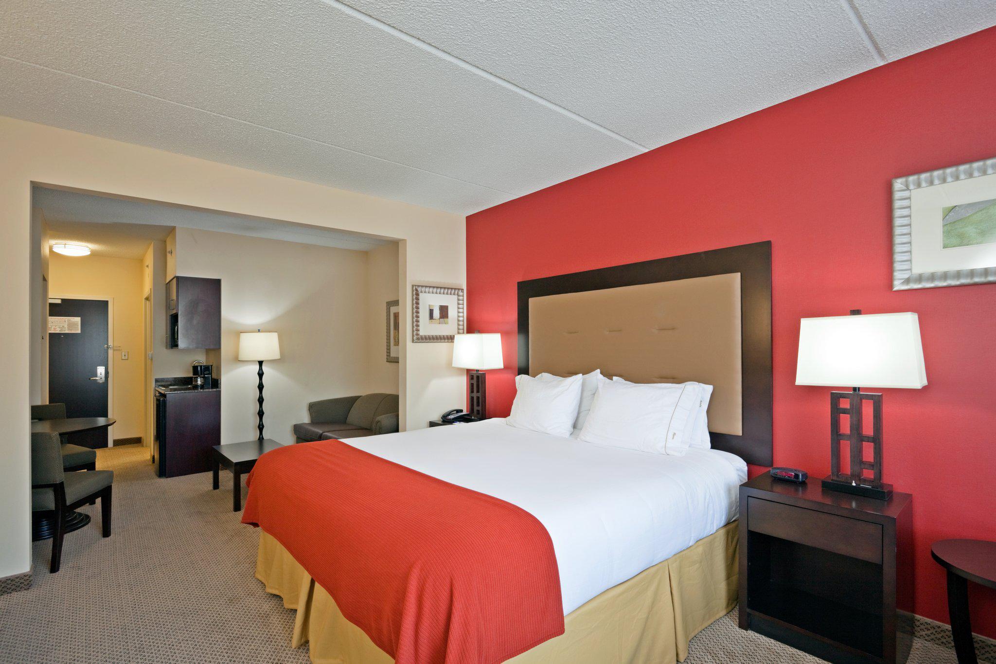 Holiday Inn Express & Suites Kodak East-Sevierville Photo