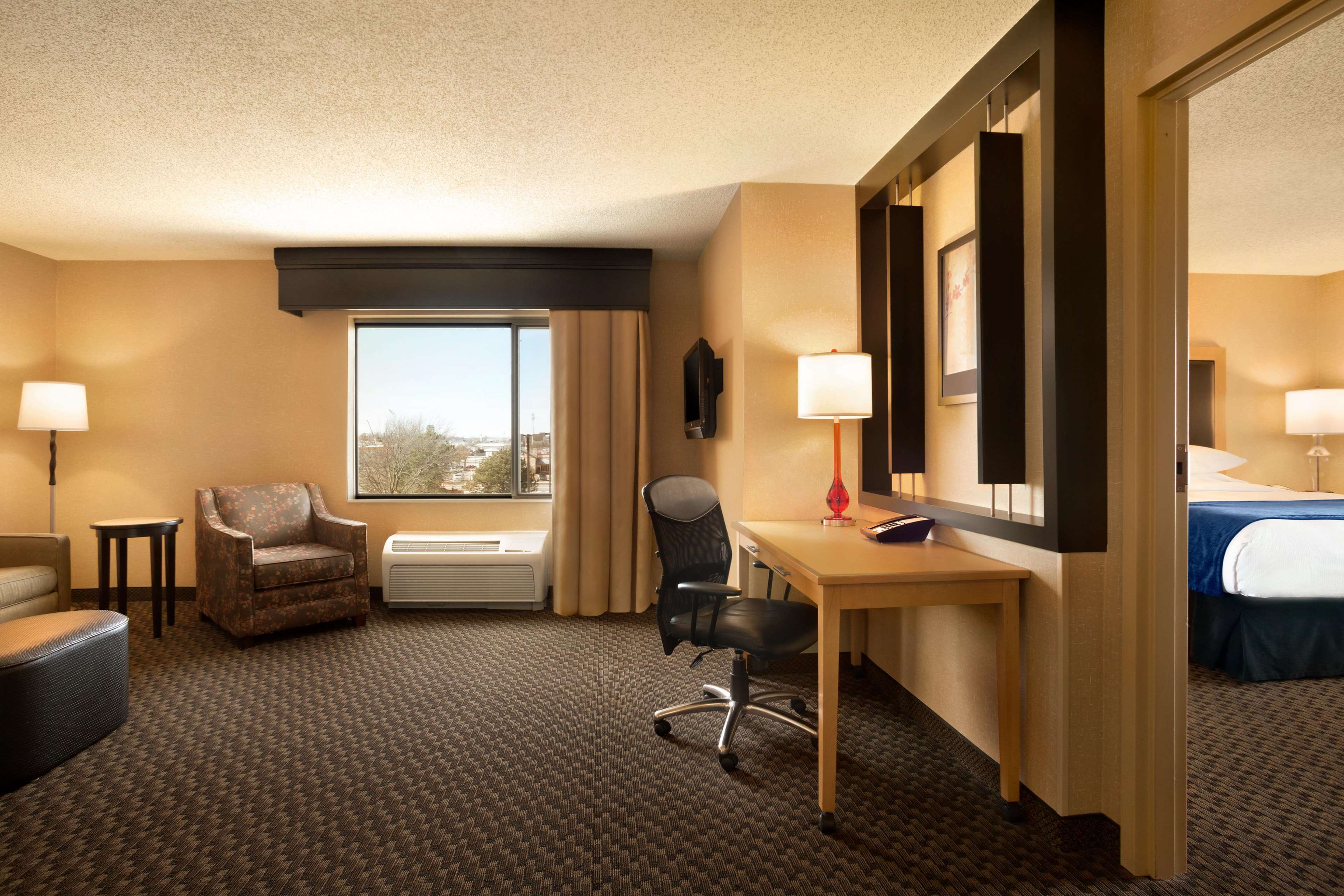 DoubleTree by Hilton Hotel Oklahoma City Airport Photo