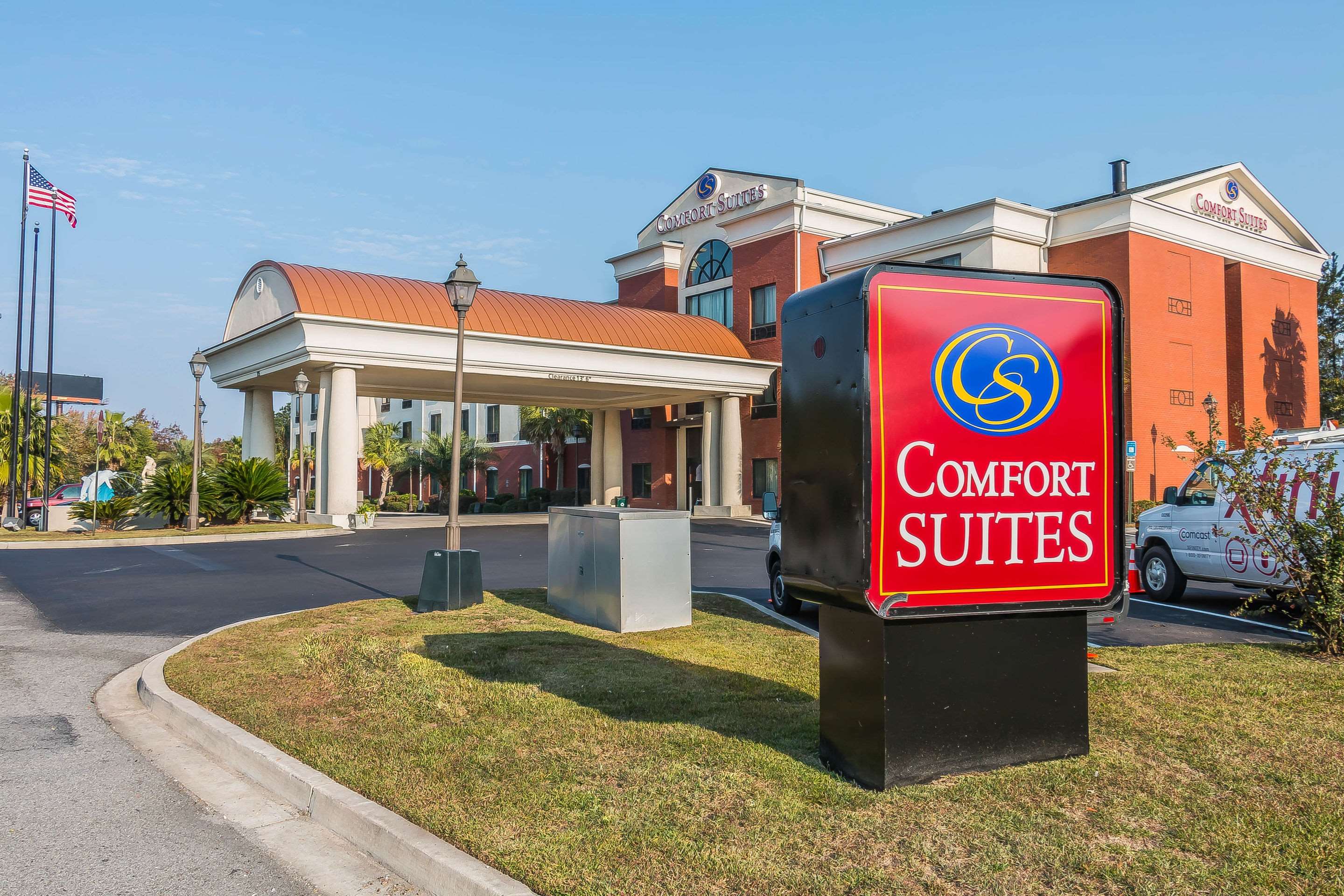 Comfort Suites Savannah North Photo