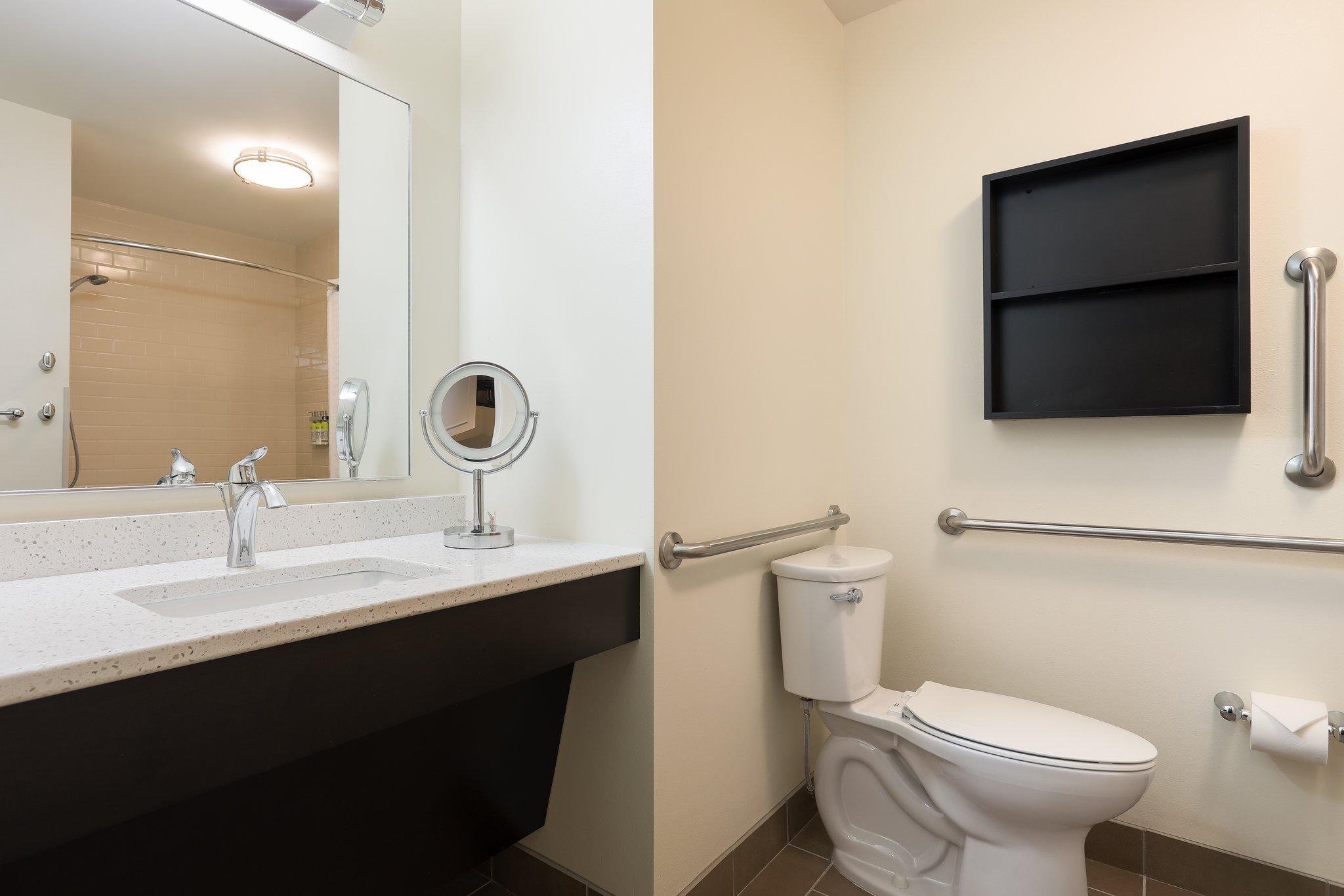 Candlewood Suites Lenexa - Overland Park Area Photo