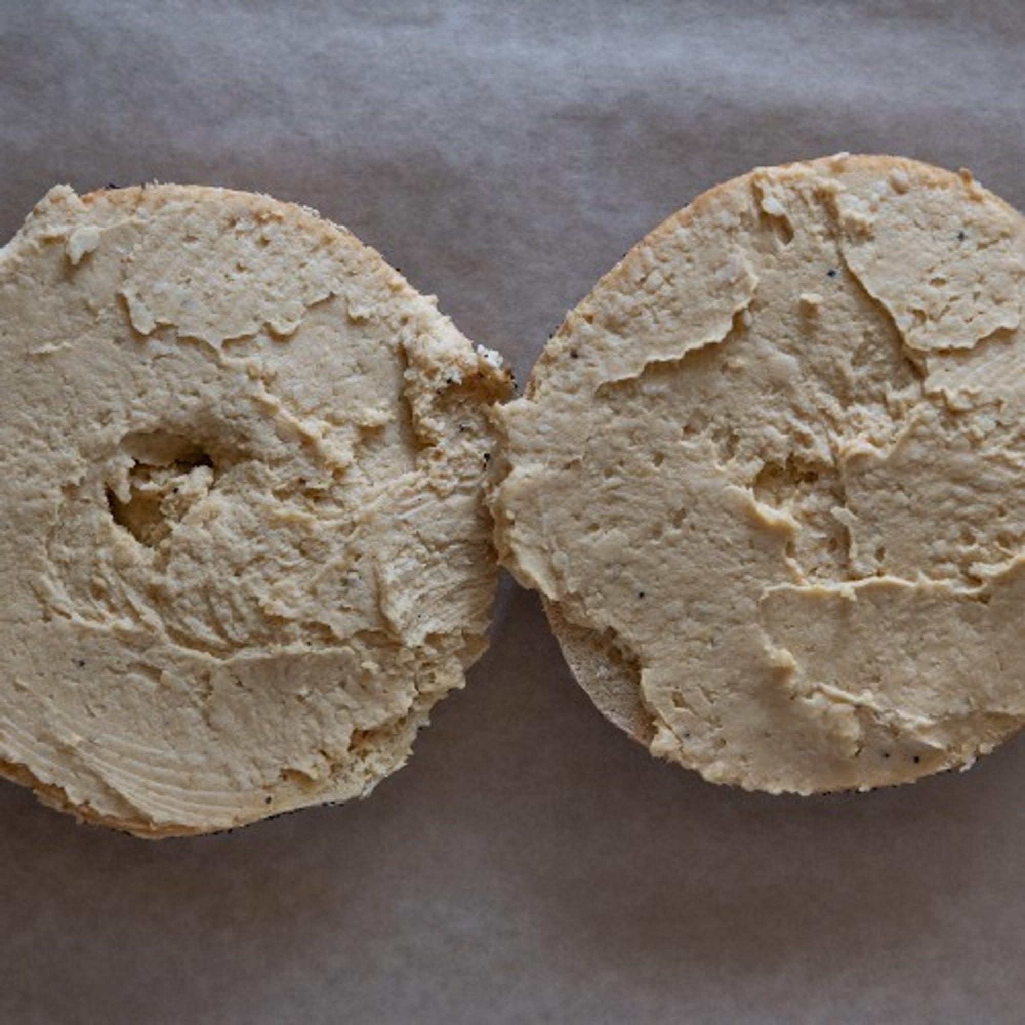 Bagel with Hummus