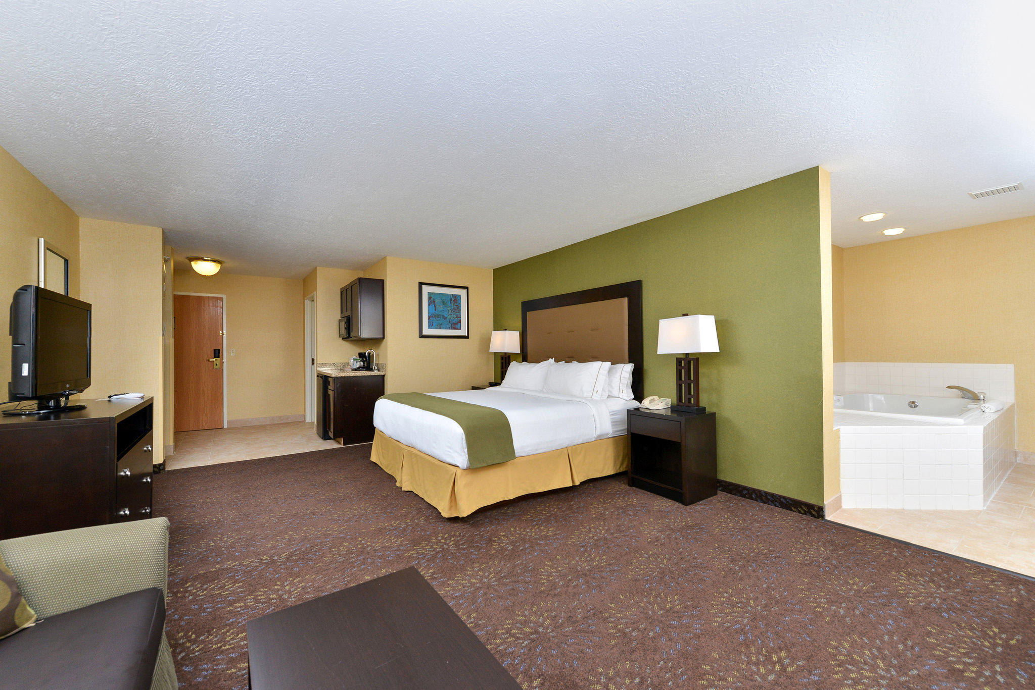 Holiday Inn Express & Suites Charlotte Photo