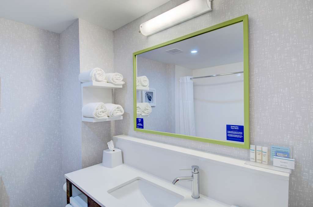 Hampton Inn & Suites Portland West Image