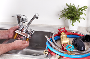 D &amp; D Plumbing Logo