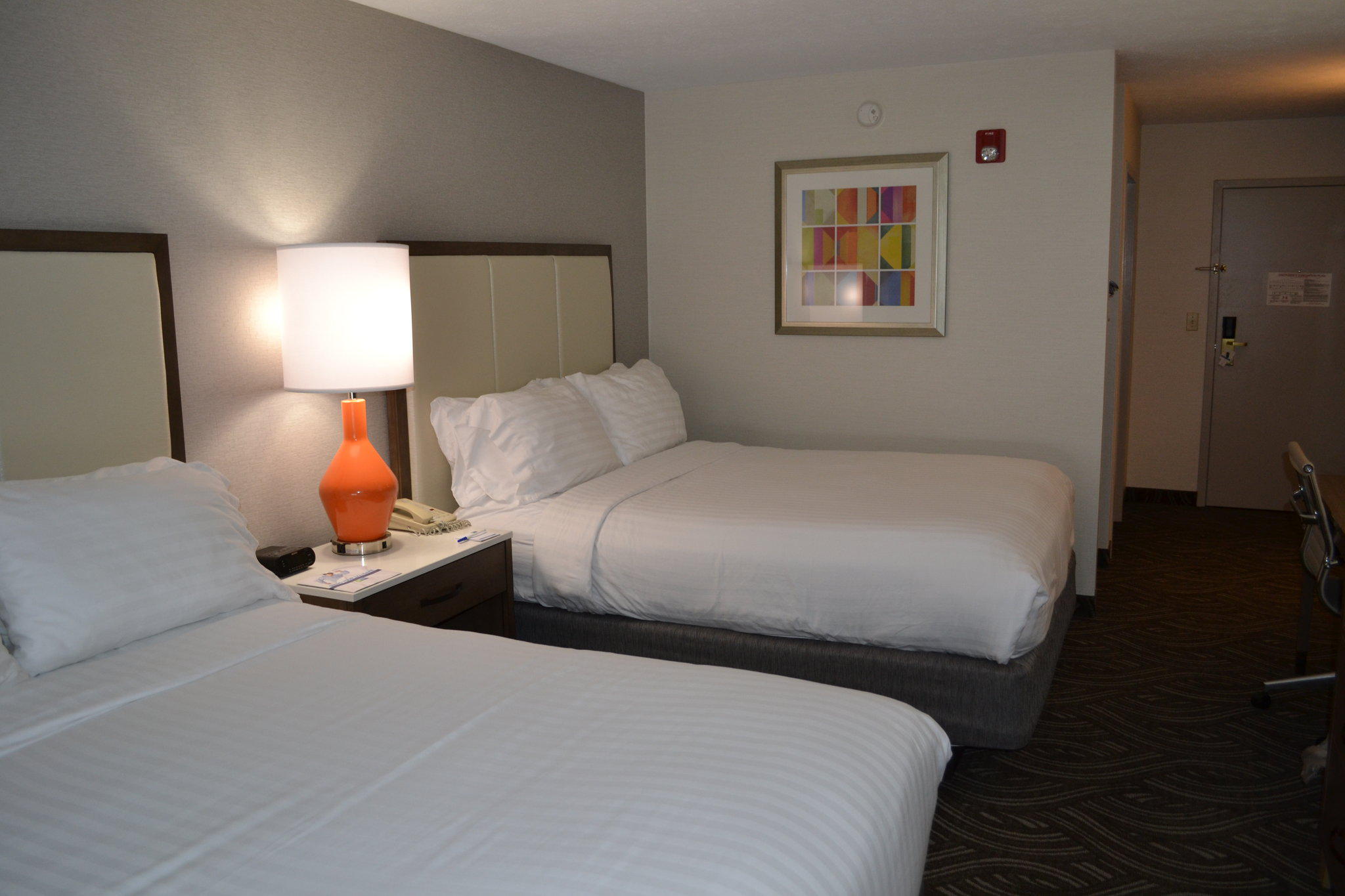 Holiday Inn Express & Suites Kent State University Photo