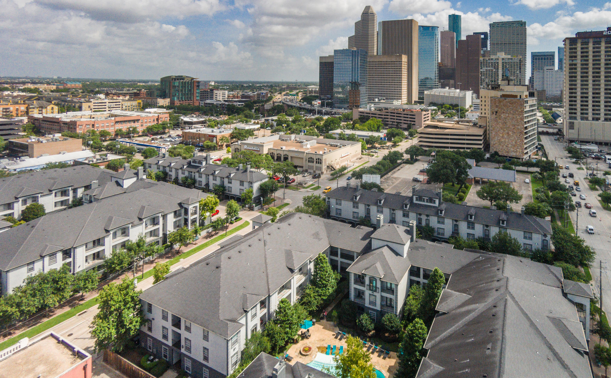 Camden Midtown Houston Apartments Photo