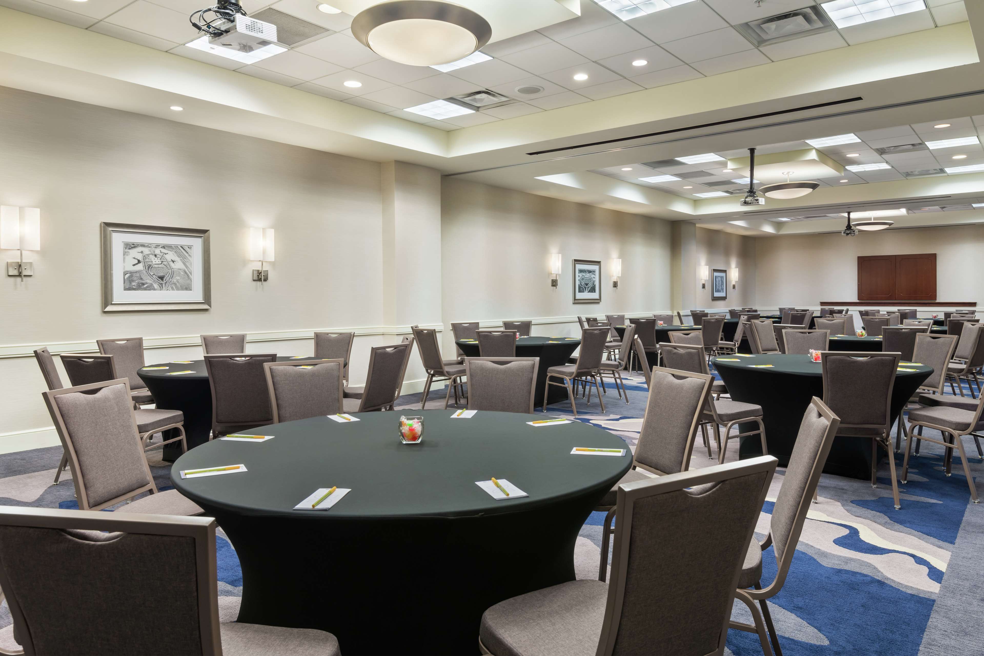 Hilton Garden Inn Tampa Airport Westshore Photo