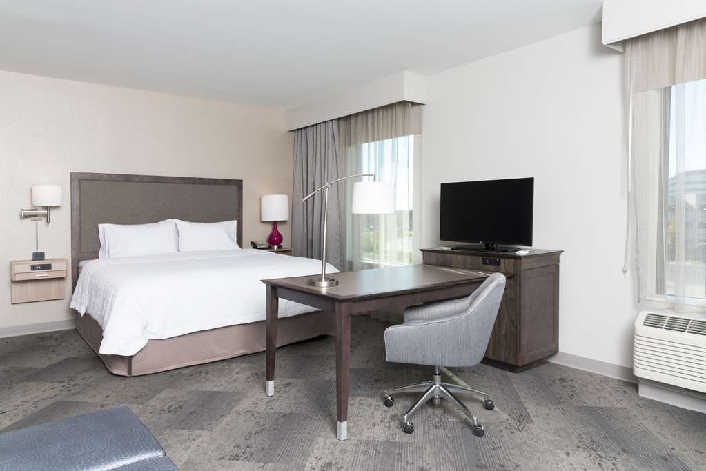 Hampton Inn & Suites Chicago Schaumburg Image