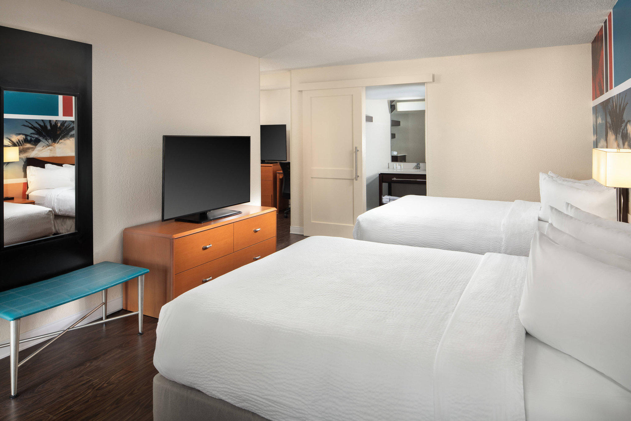 Fairfield by Marriott Anaheim Resort Photo