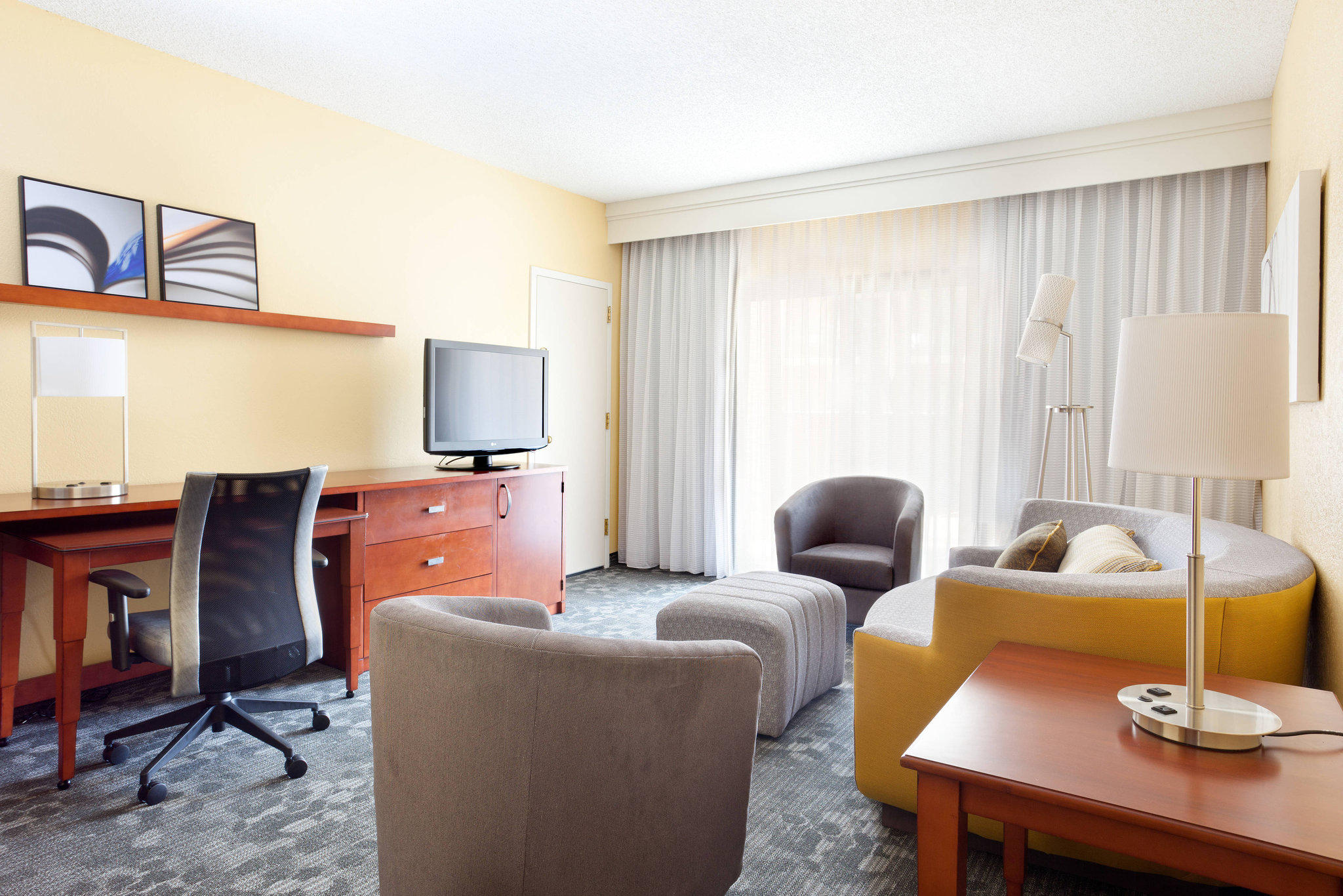 Courtyard by Marriott Fort Lauderdale Plantation Photo