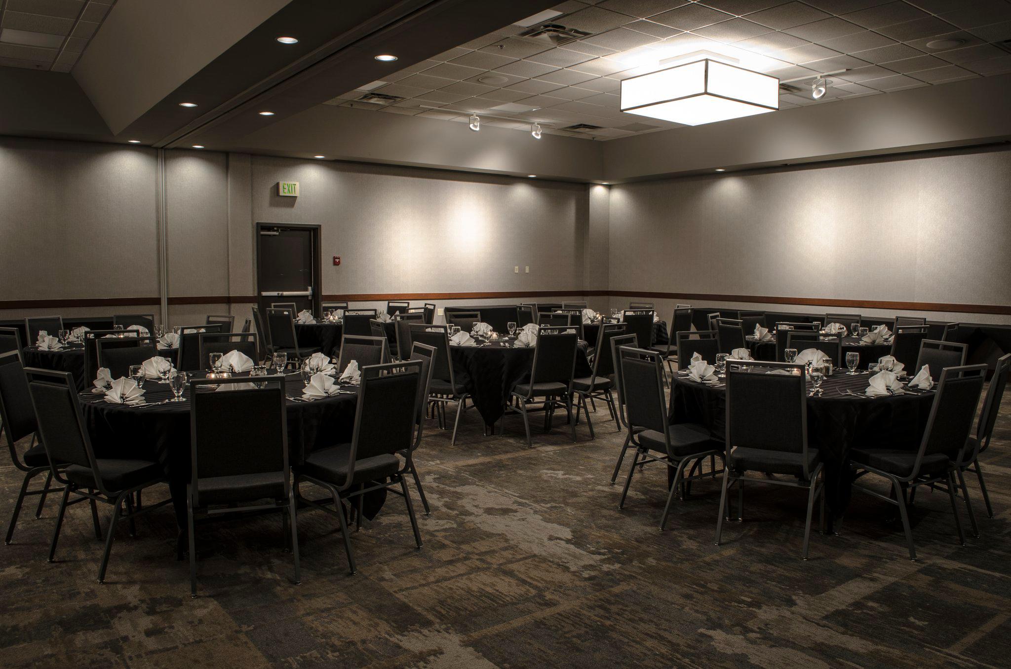 Holiday Inn Fargo Photo