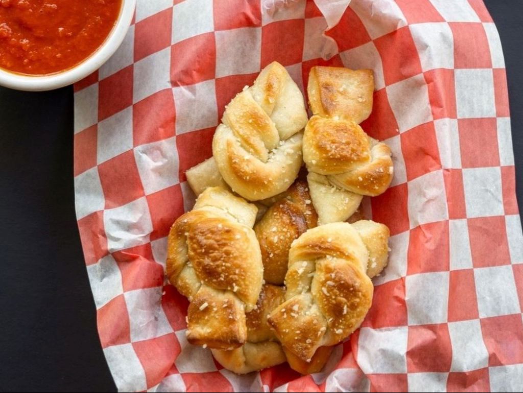 Garlic Knots (6)
