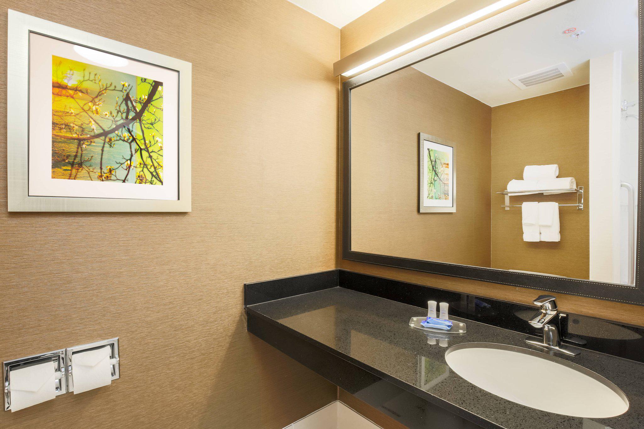 Fairfield Inn & Suites by Marriott Las Vegas South Photo