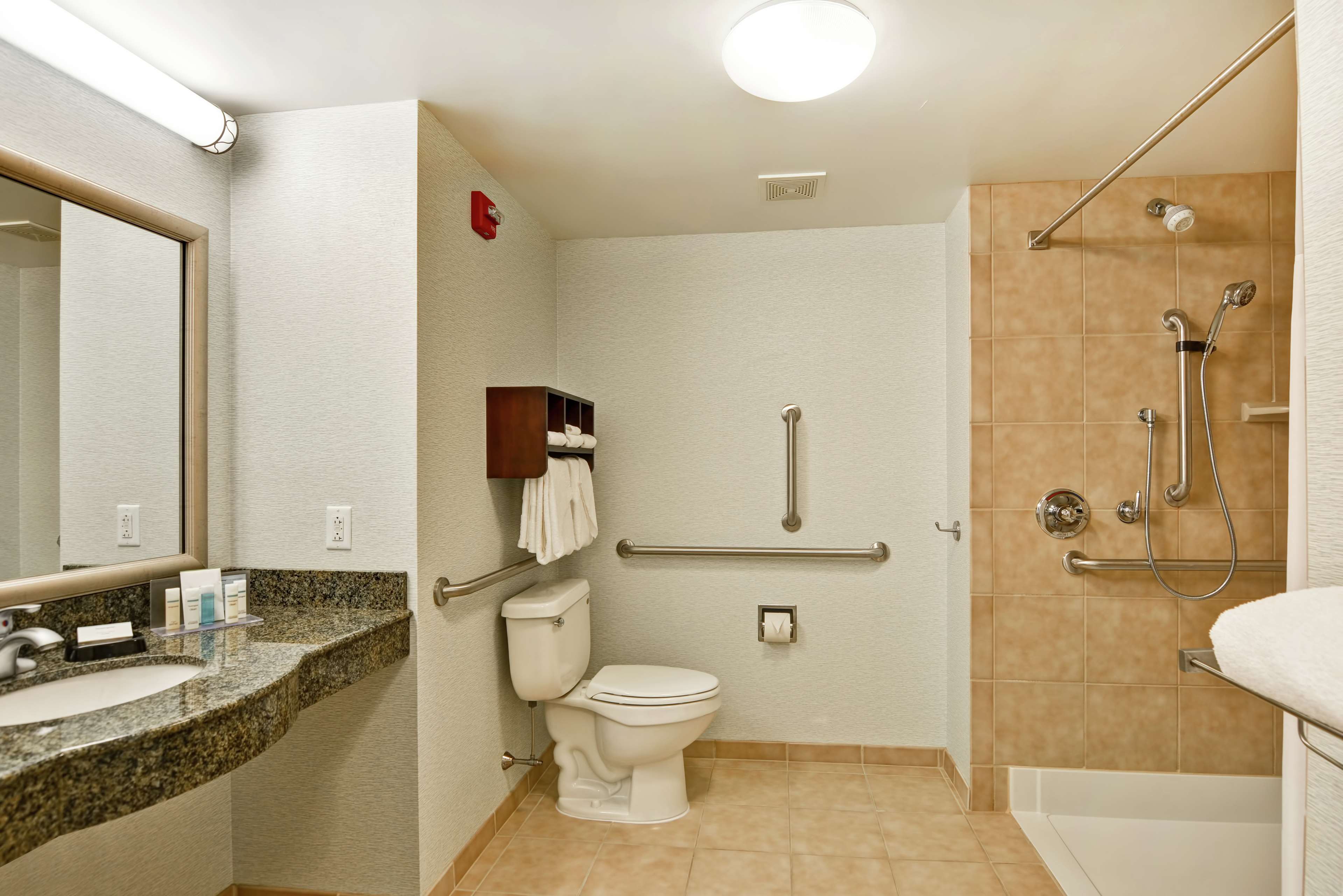 Guest room bath