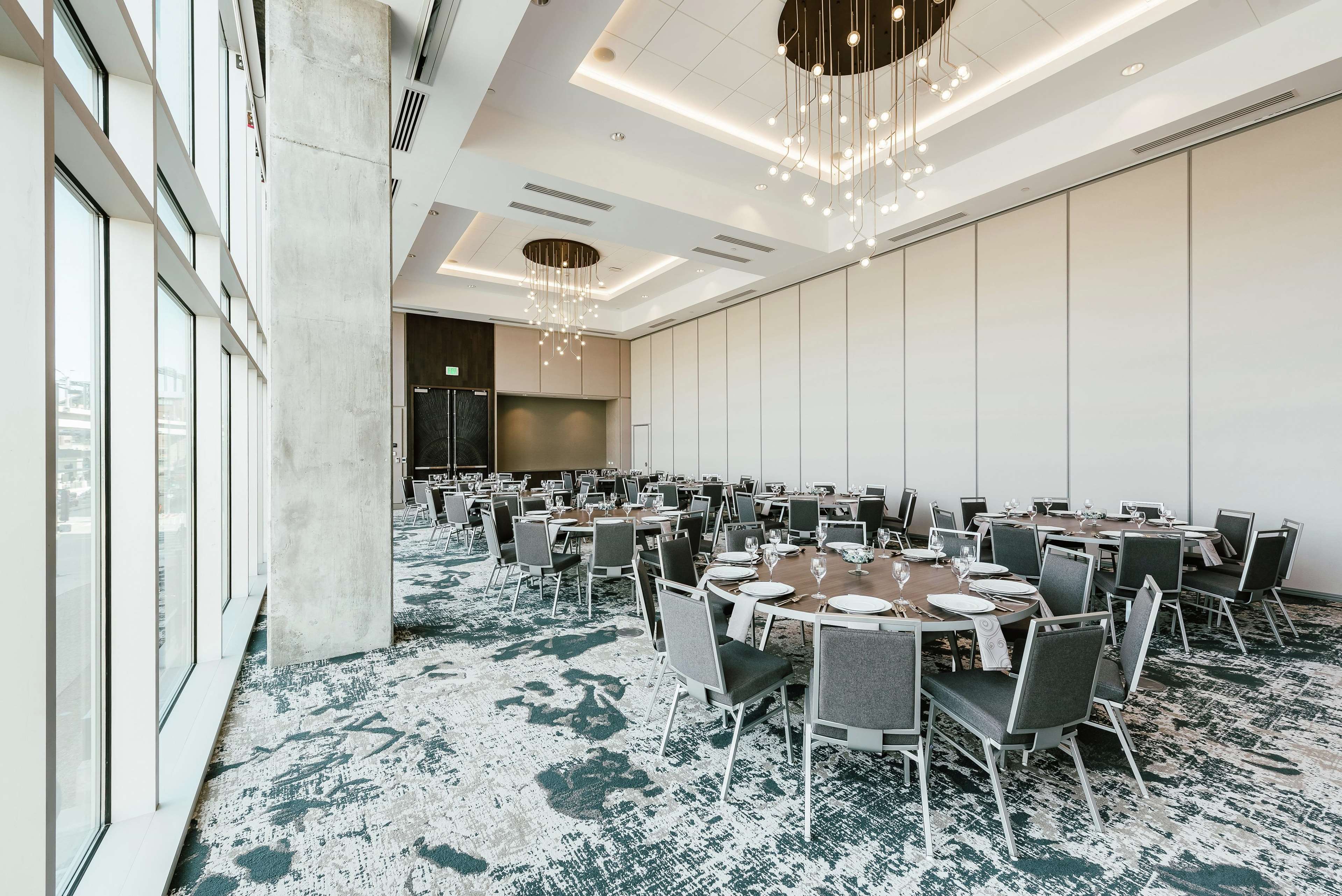 Hilton Garden Inn Denver Union Station Photo