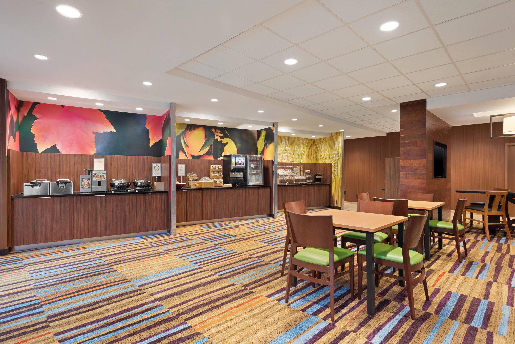 Fairfield Inn & Suites by Marriott Charlottesville Downtown/University Area Photo