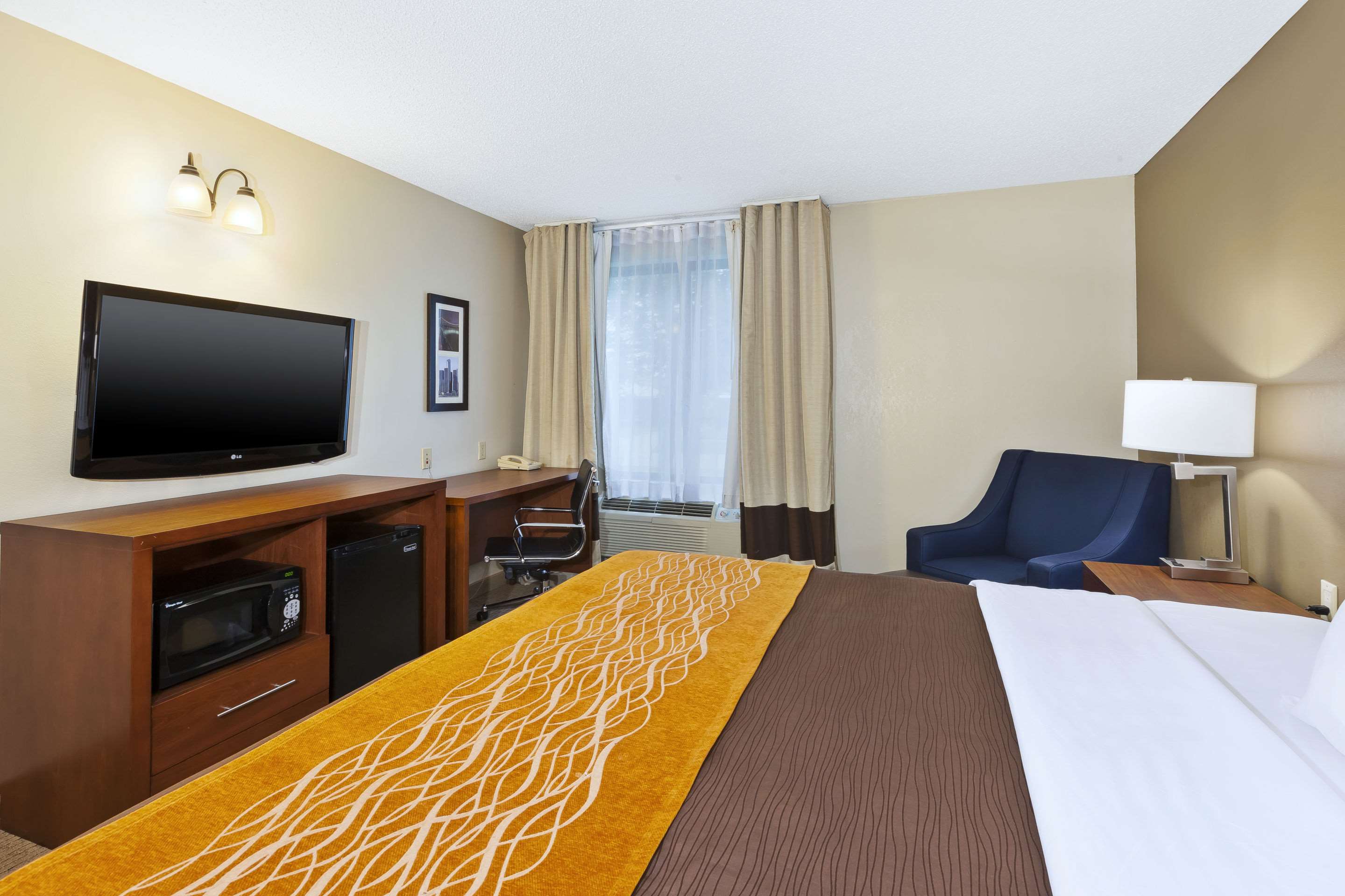 Comfort Inn & Suites Photo