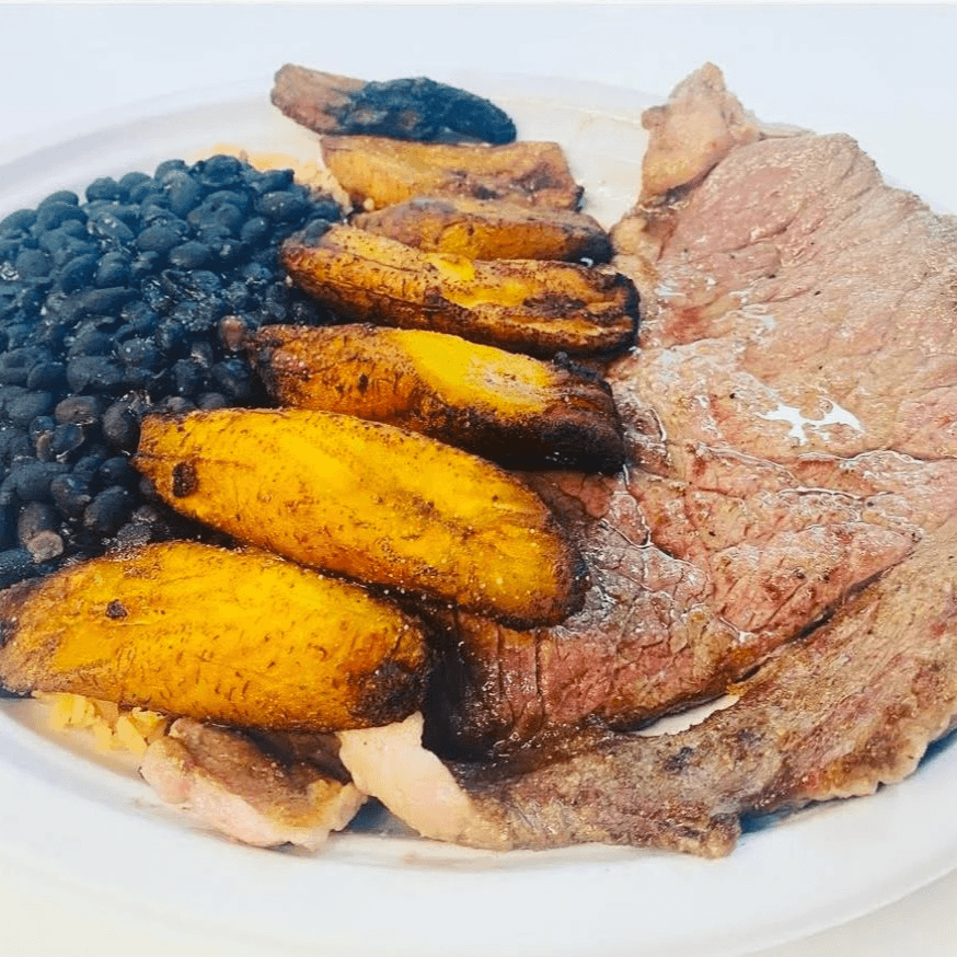 Carne Asada con Plátanos Fritos (Sweet Plantains)