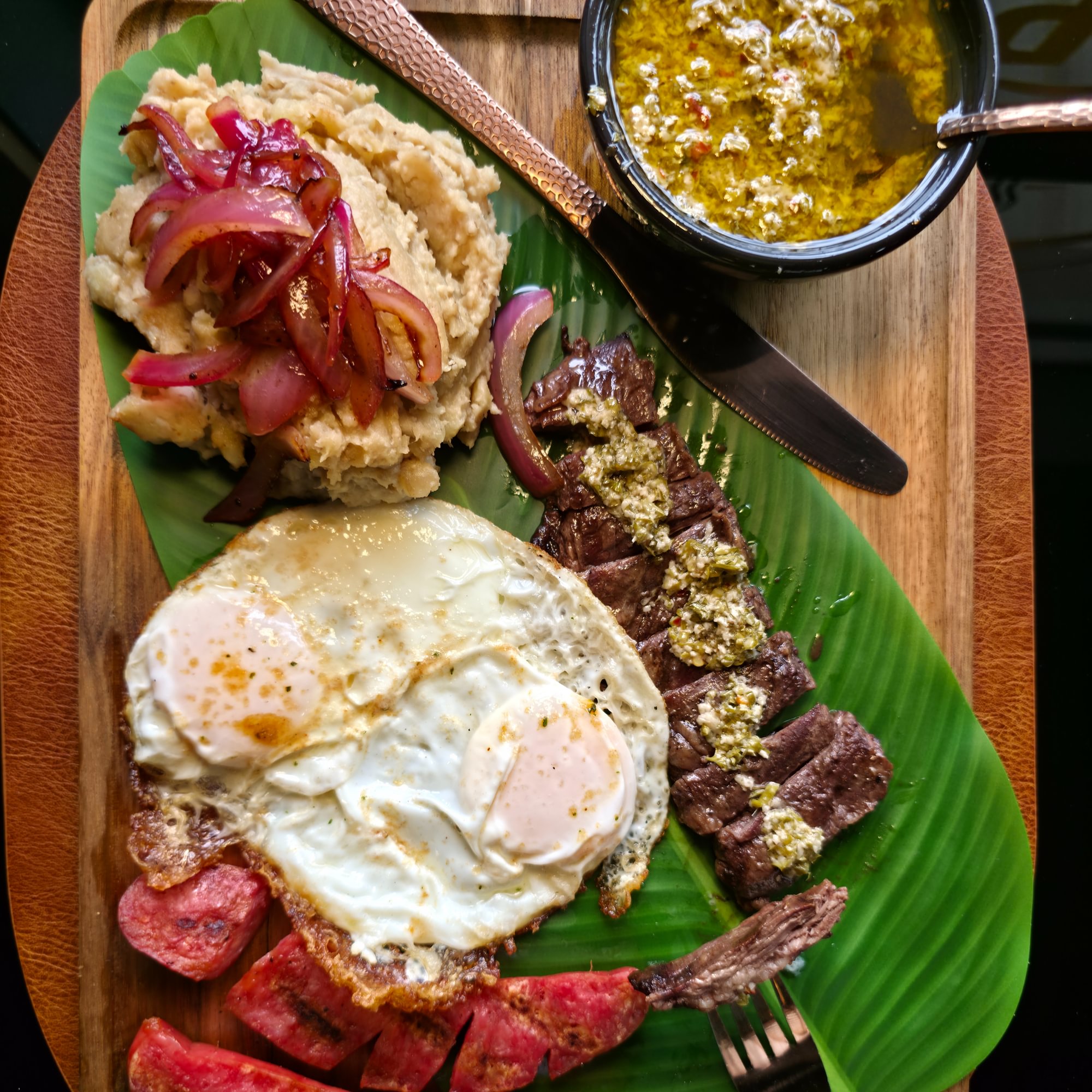 Port Santo Domingo - Mangú Con 3 Golpes Brunch