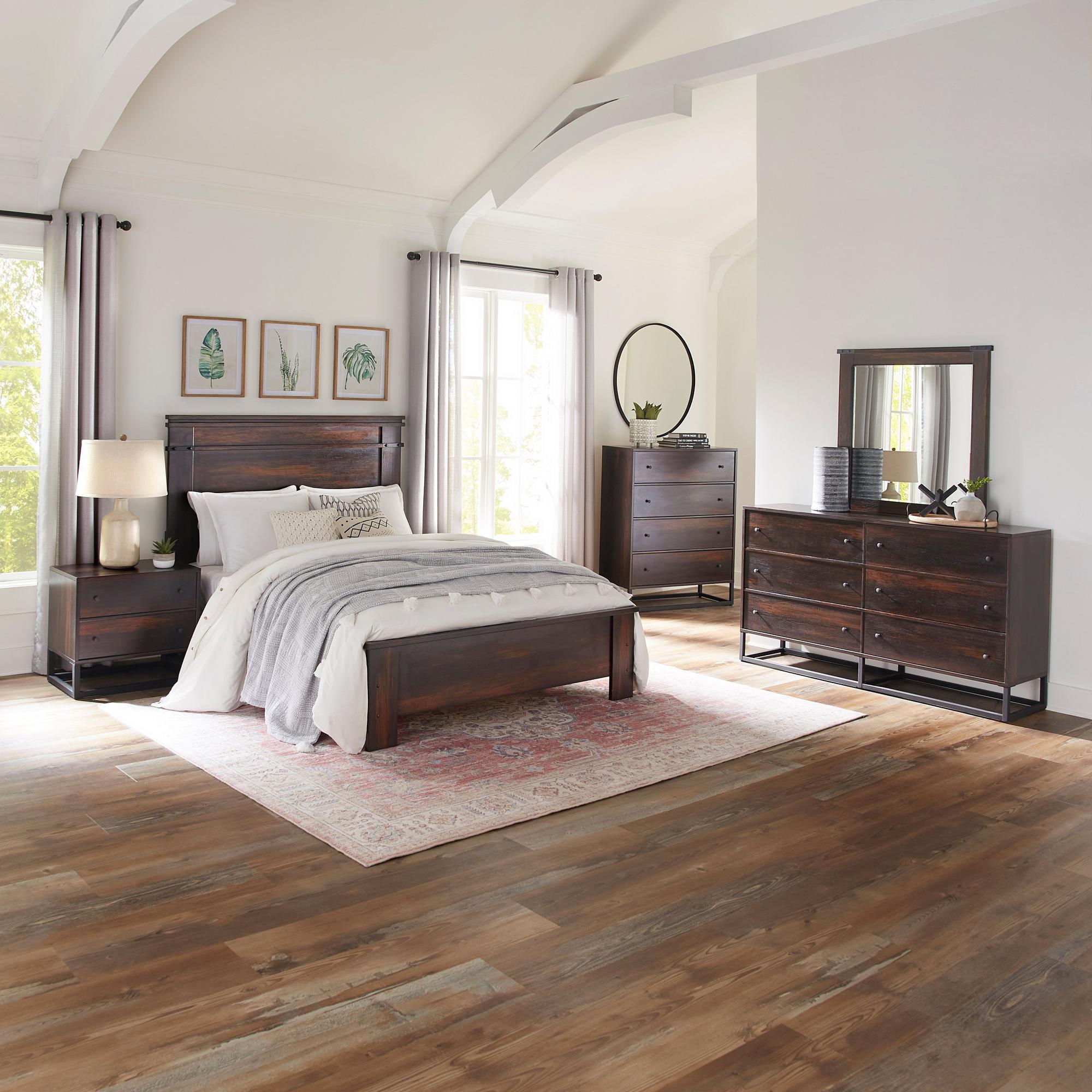 Queen Wallace Bed w/Chest, Dresser, Mirror, Nightstand