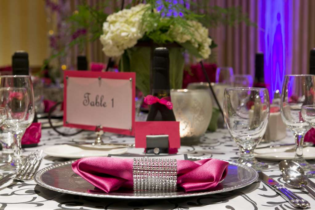 DoubleTree by Hilton Hotel Chicago - Alsip Image