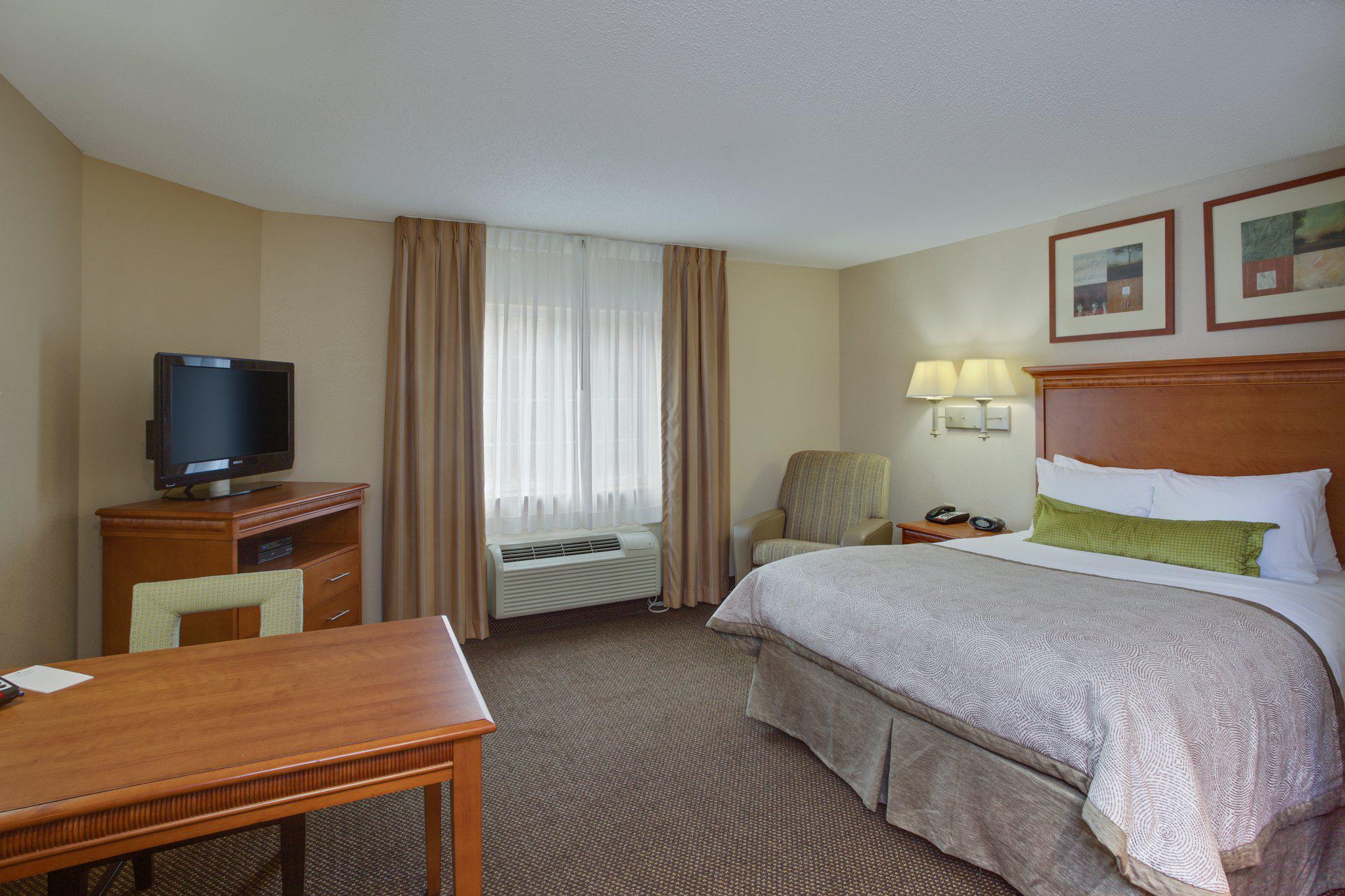 Candlewood Suites Richmond Airport Photo