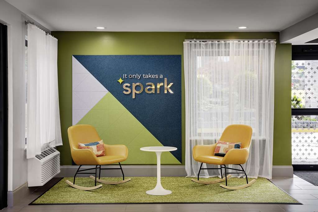 Spark by Hilton Atlanta Cumberland Ballpark Image