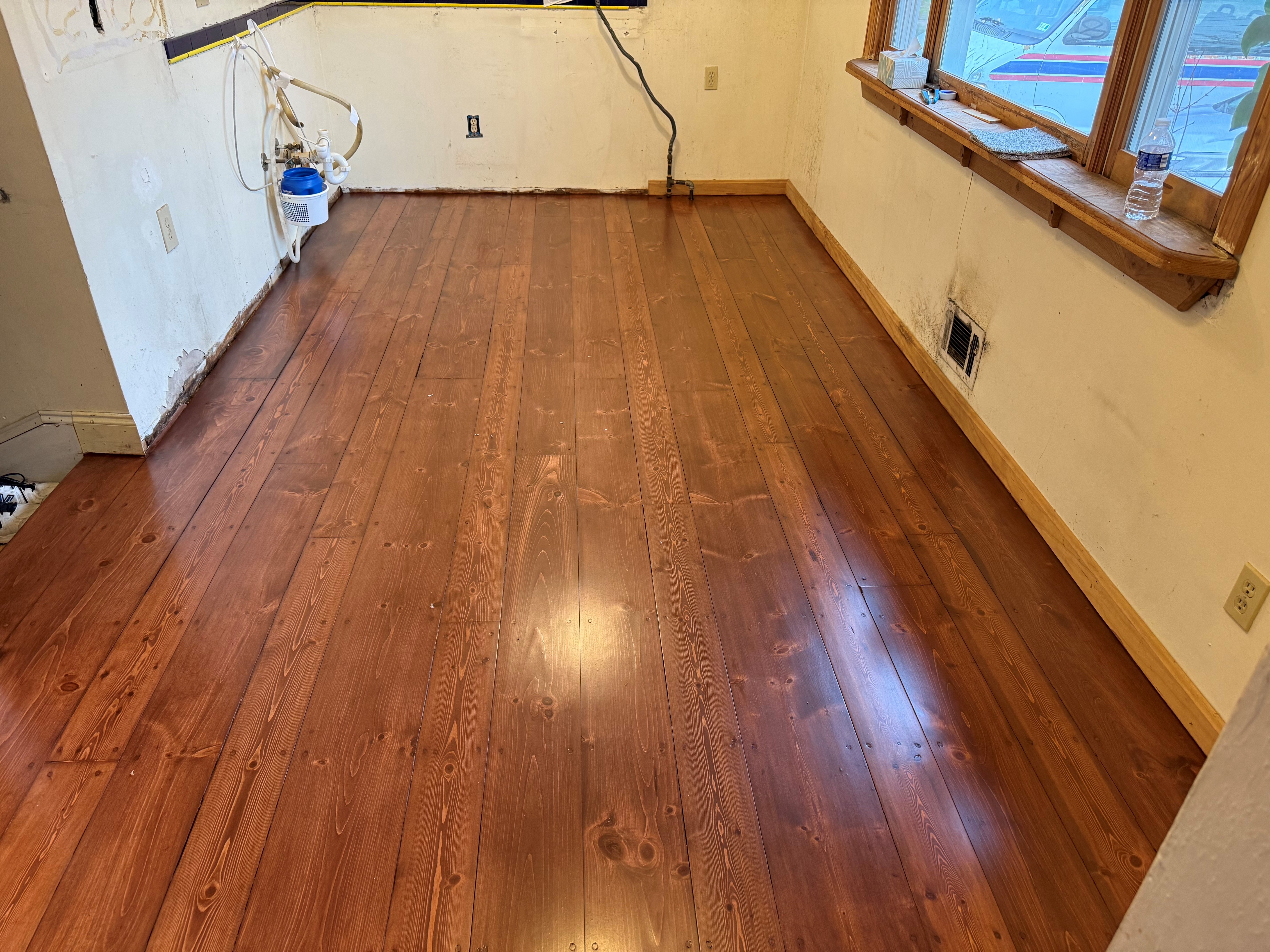 Apple Floor Solutions Image