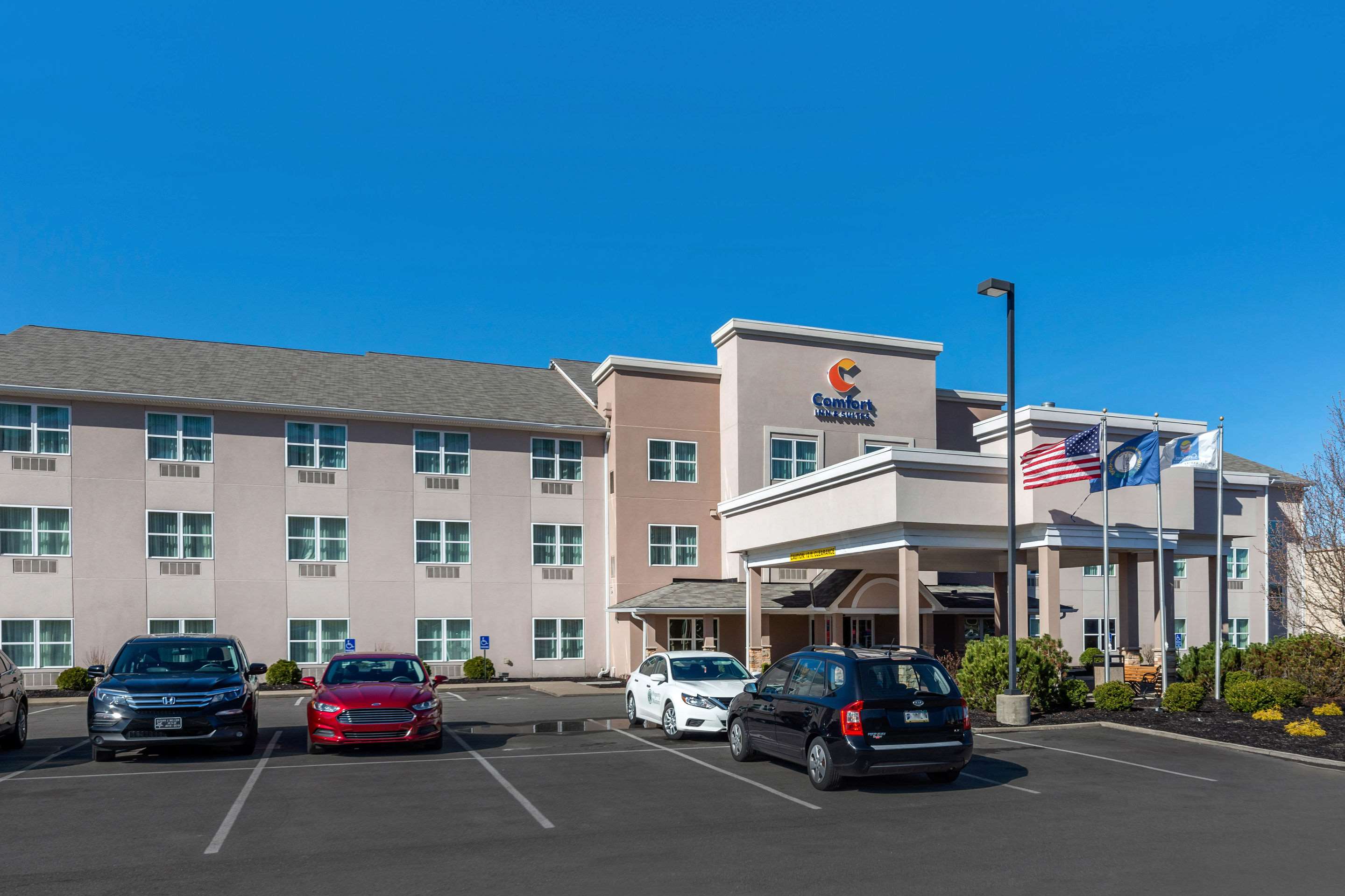 Comfort Inn & Suites Northern Kentucky Photo