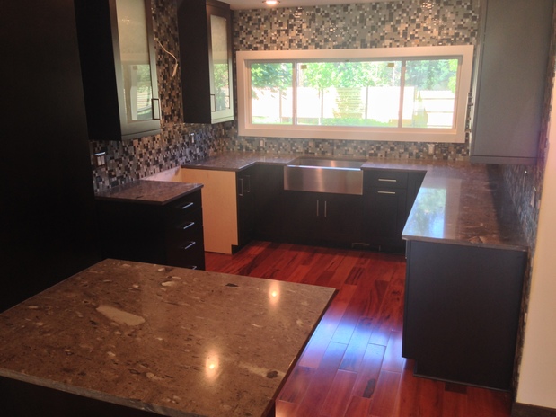 Images Q Stone INC.