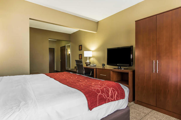 Images Comfort Suites