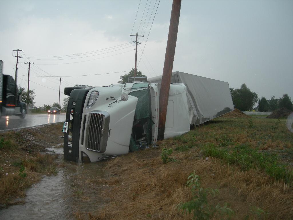 Fargo Personal Injury Attorney Al Baker represents victims injured in truck crashes.  