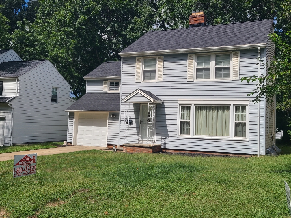 M. R. Plank Roofing Image