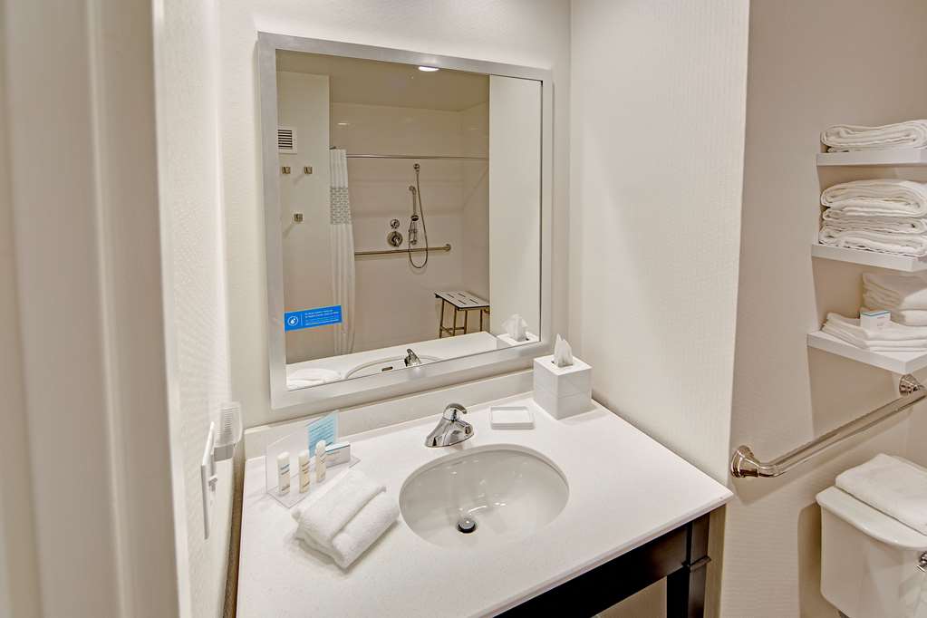 Hampton Inn & Suites Asheville Airport Image