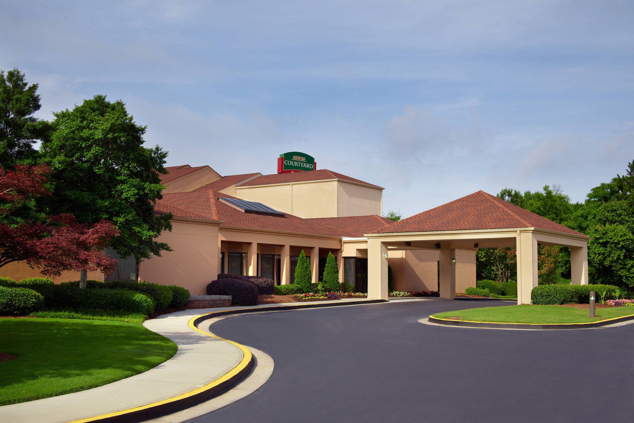 Courtyard by Marriott Atlanta Airport South/Sullivan Road Photo