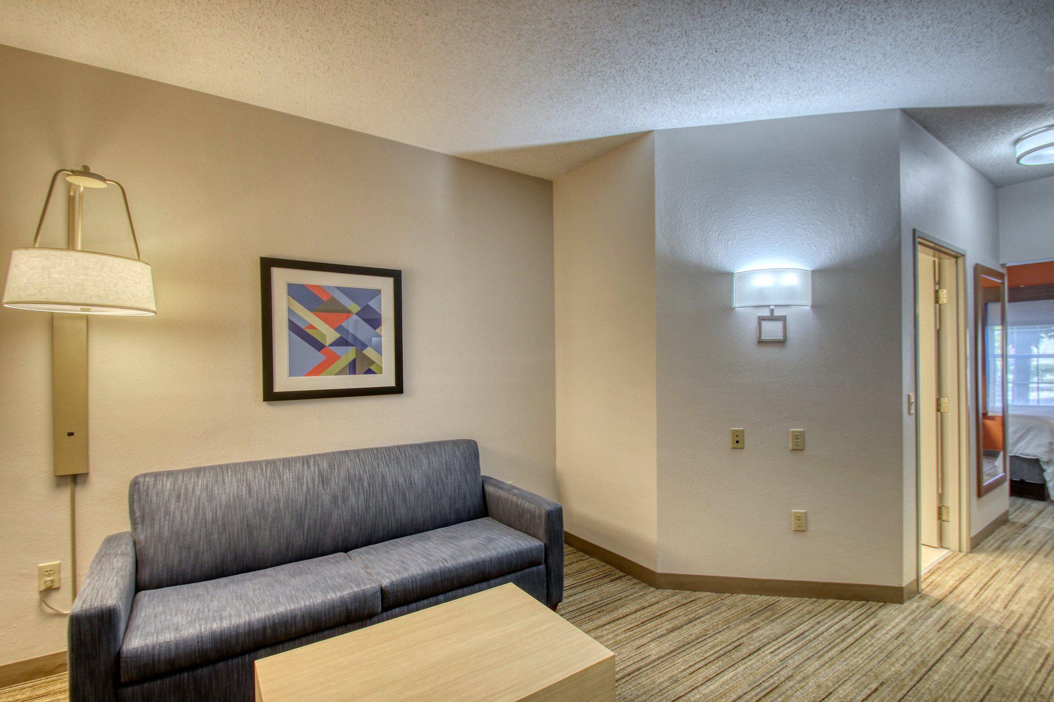 Holiday Inn Express & Suites Oshkosh-Sr 41 Photo