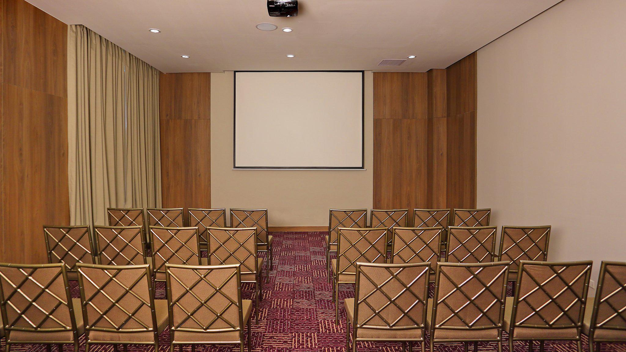 crowne plaza panama city airport