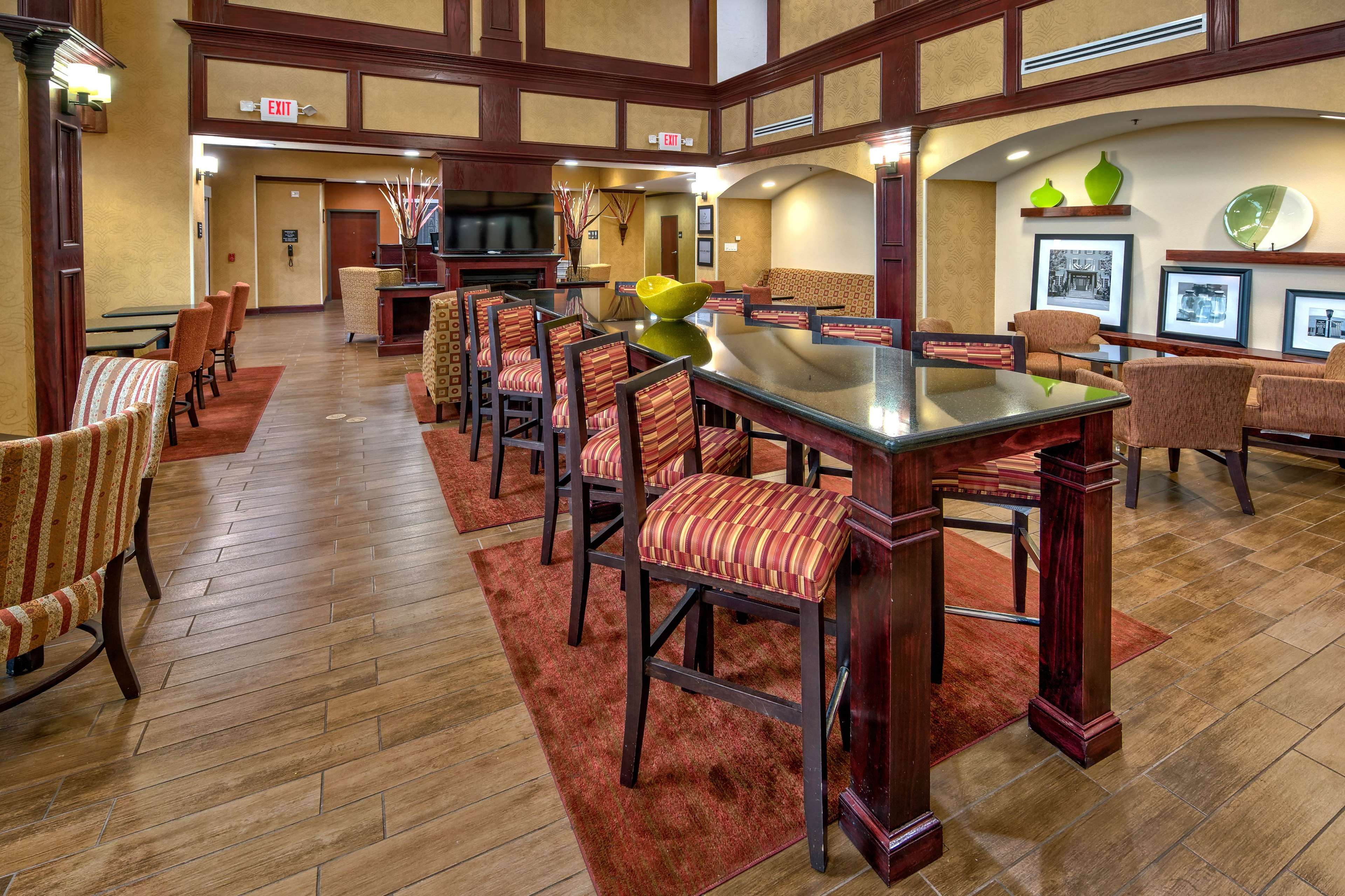 Hampton Inn & Suites Corsicana Photo