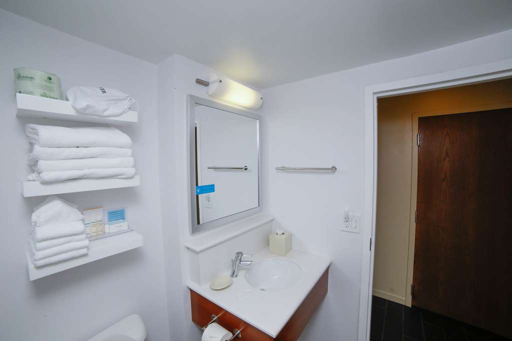 Hampton Inn Franklin Image